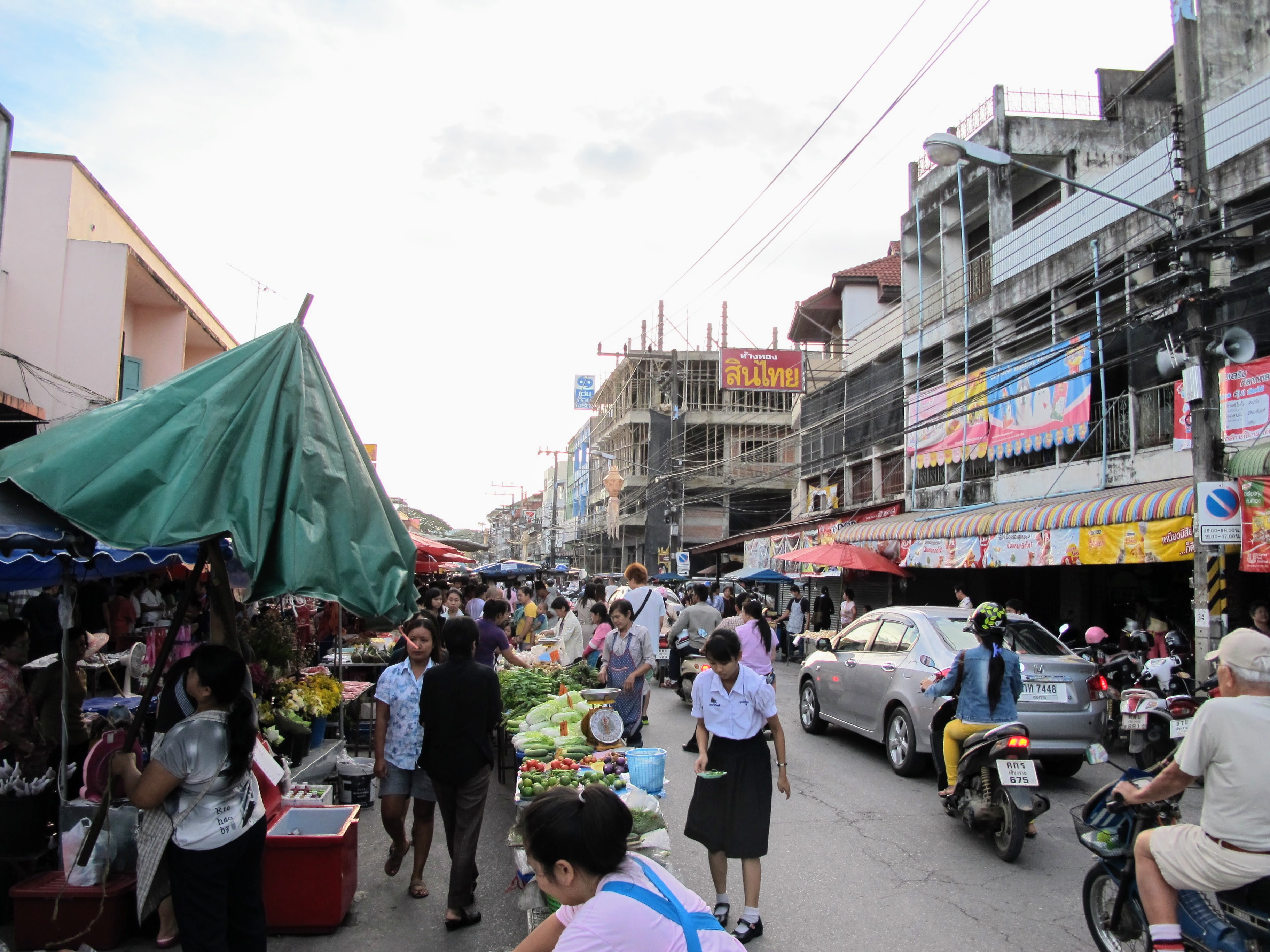 チェンライ　市場