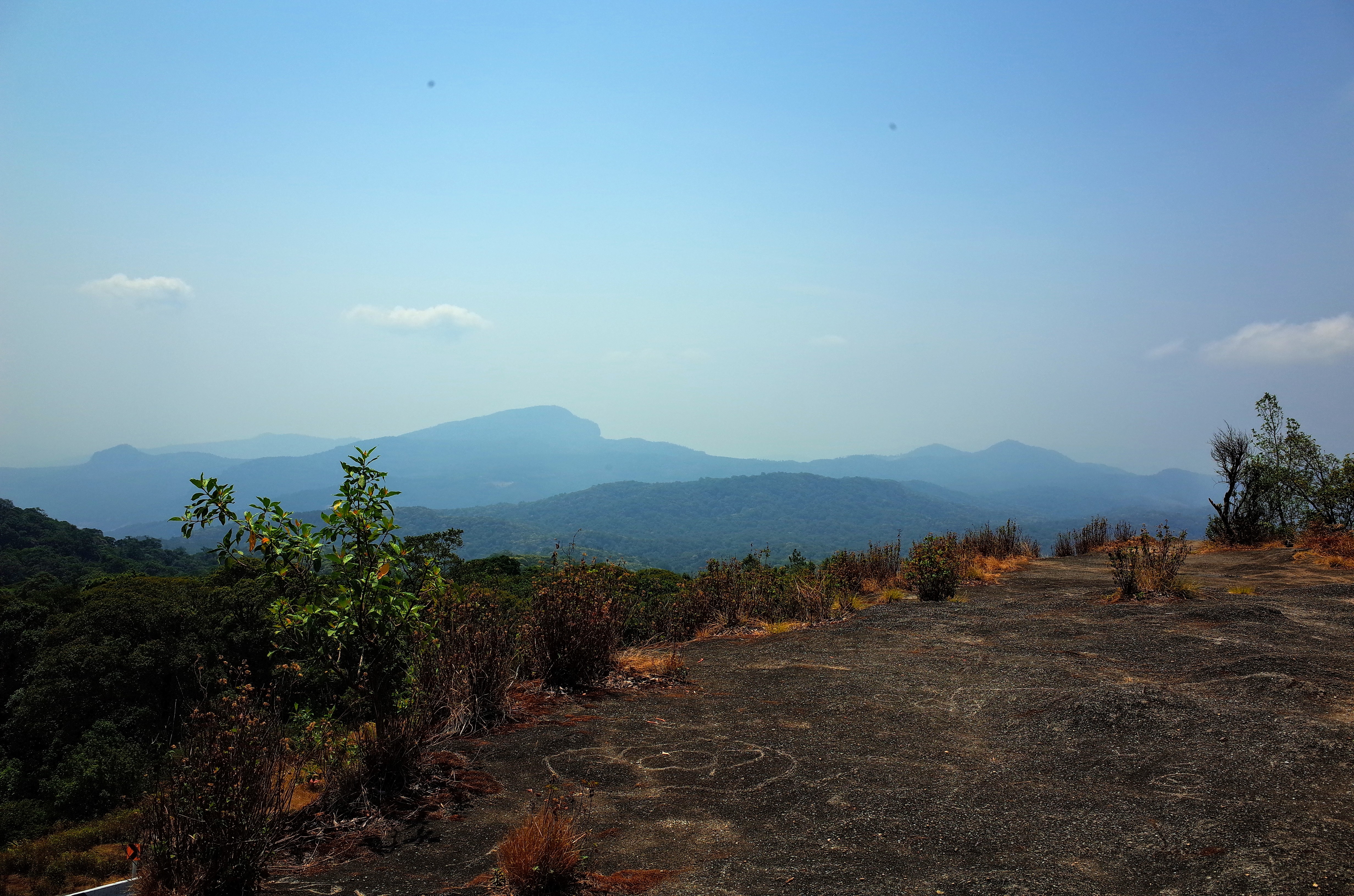 ドイ・インタノン山　タイ最高峰　レンタルバイク